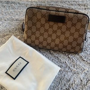 Like NEW authentic canvas GG Logo brow Gucci